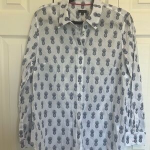 Talbots woman’s White and Blue Patterned Shirt 100%cotton size large